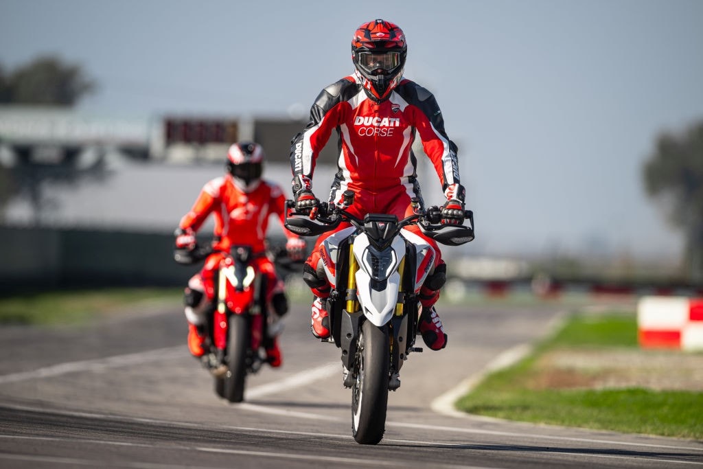 Ducati Hypermotard V2: potenza e leggerezza